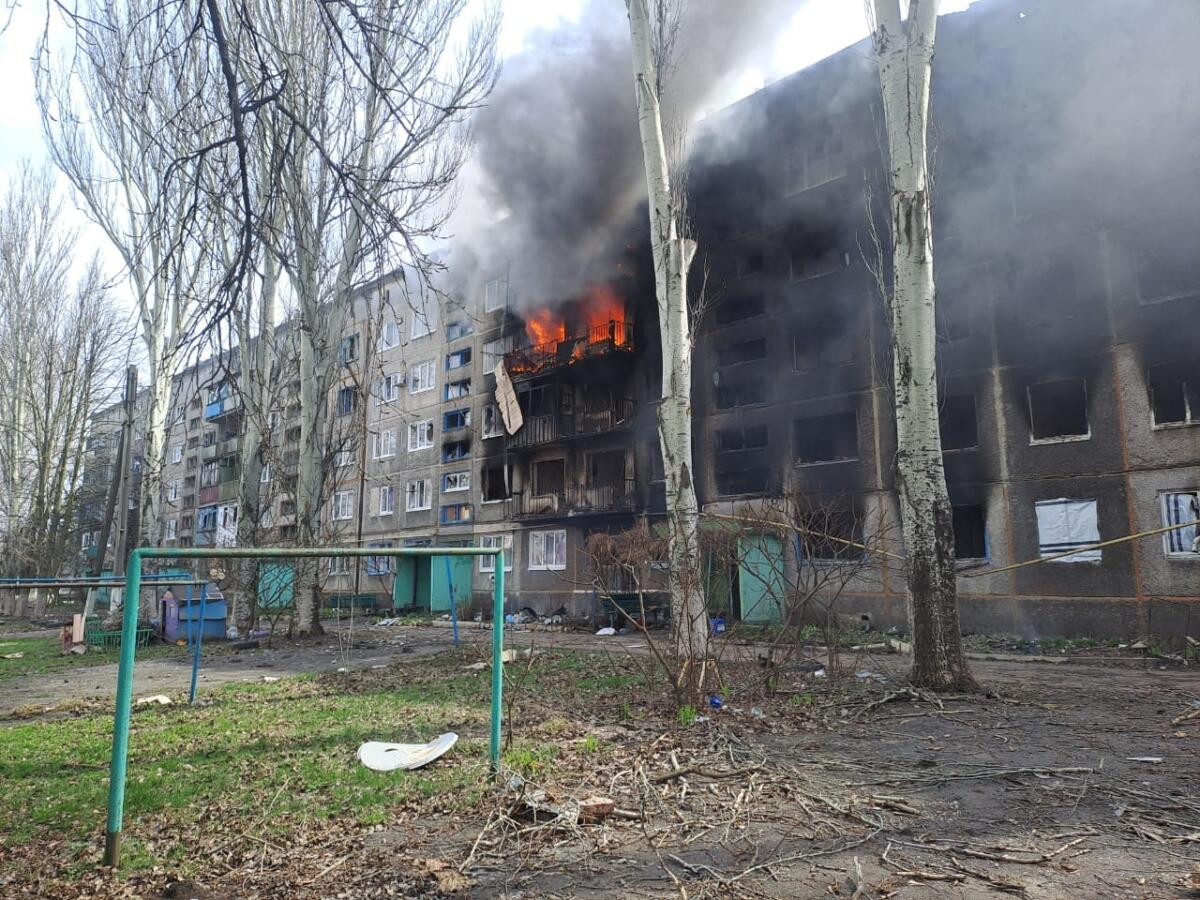 Росіяни обстрілювали Донеччину з авіації та реактивної артилерії: є загиблі та поранені