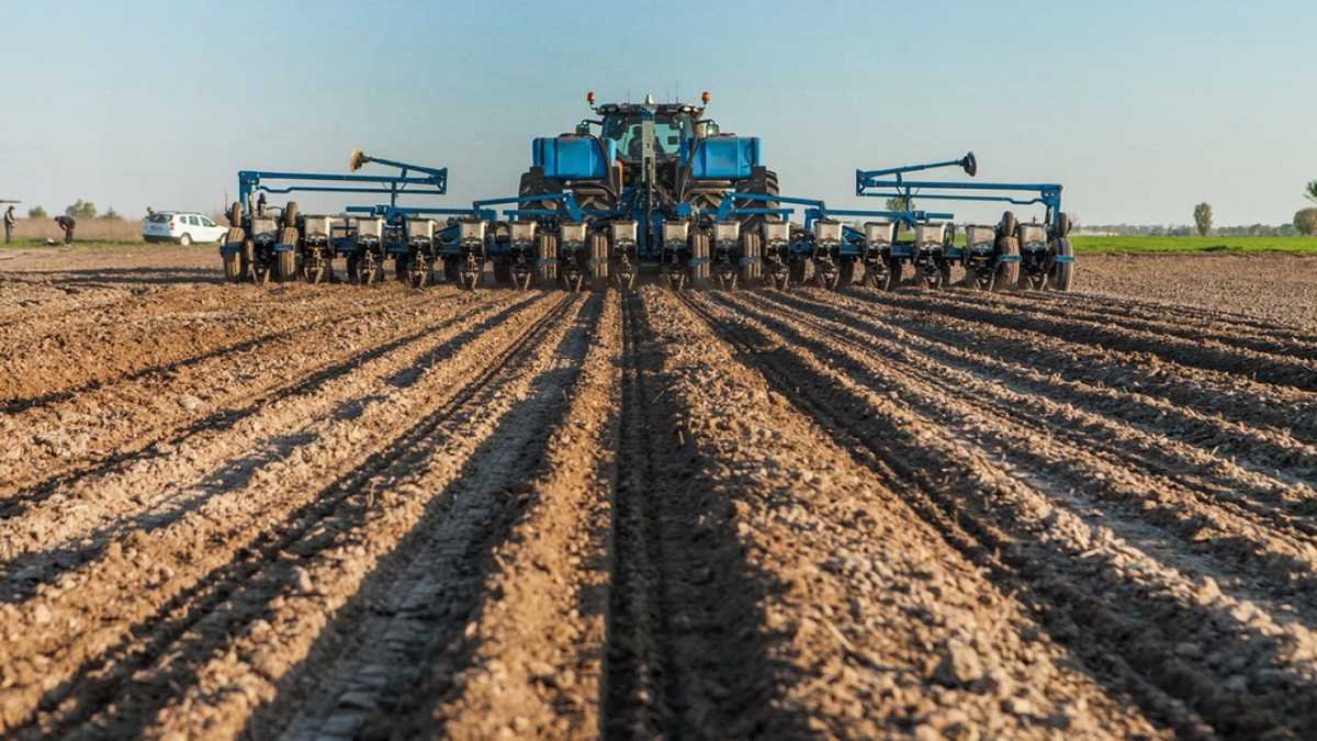 Росіяни намагаються обстрілами зірвати посівну на Херсонщині