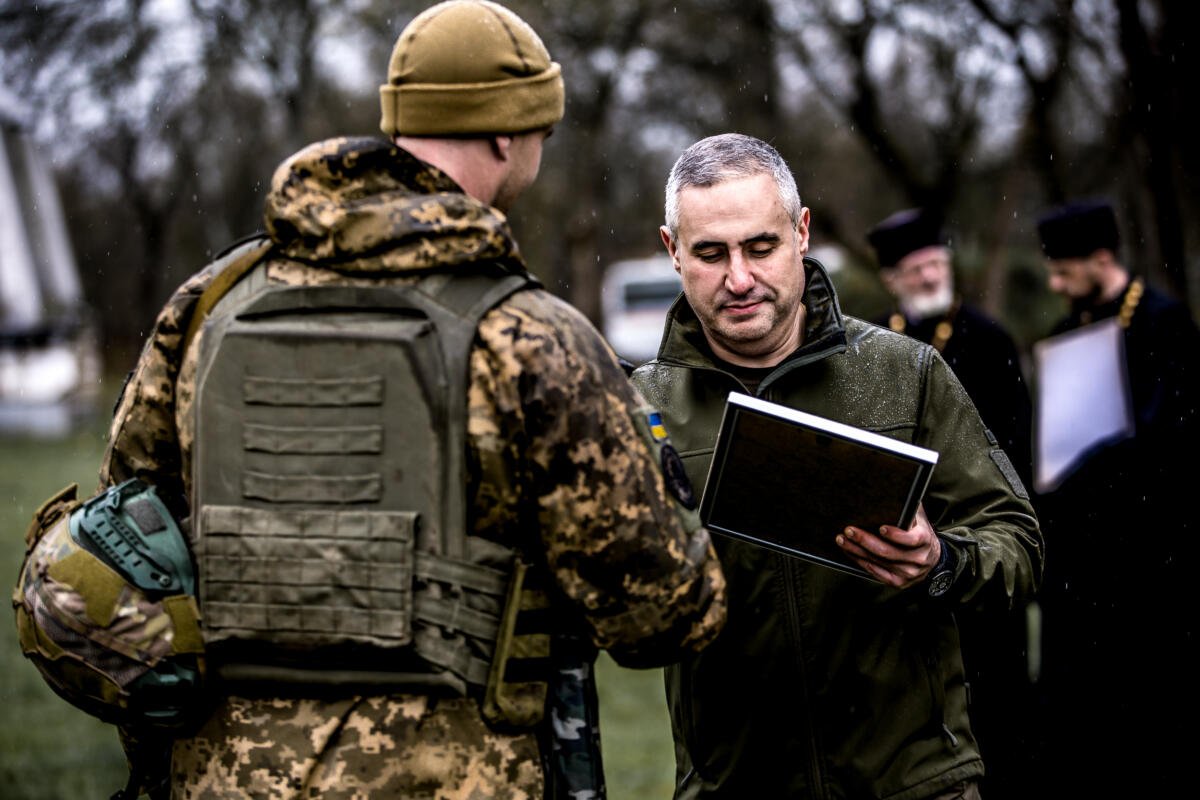 На Дніпропетровщині відзначили захисників, які виконували бойові завдання на Бахмутському напрямку