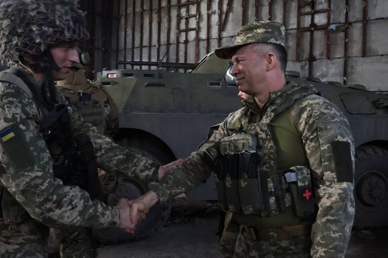 Генерал Сирський відвідав найгарячіші ділянки Бахмутського напрямку