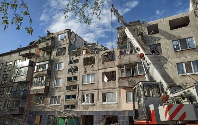 Рятувальники назвали кількість людей, які ще можуть перебувати під завалами будинку у Слов’янську