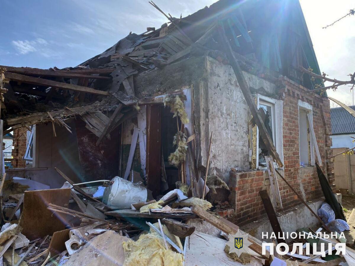 Під ворожий вогонь потрапили десять населених пунктів Донеччини: у поліції розповіли про наслідки