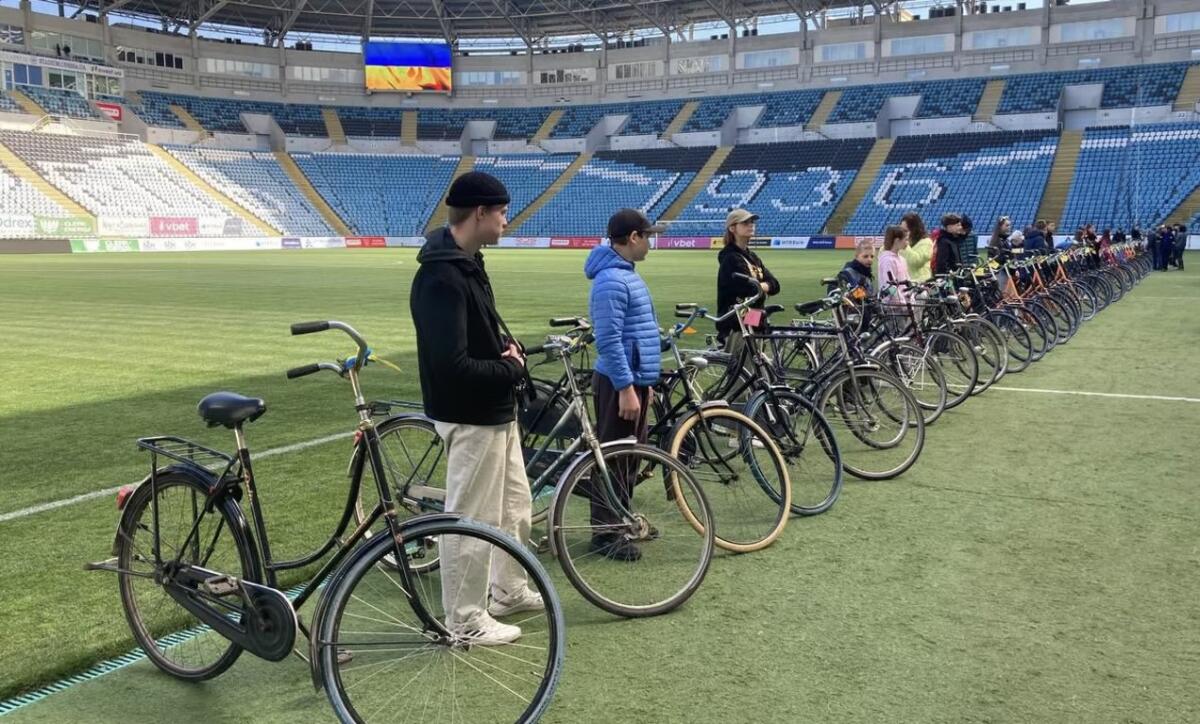 Діти-переселенці, які проживають в Одесі, отримали подарунки від волонтерів із Нідерландів