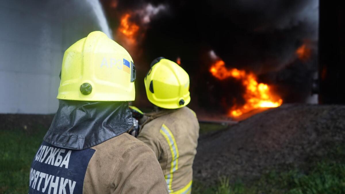 Вночі рятувальники Полтавщини та Вінниччини ліквідовували наслідки ворожих атак дронами-камікадзе – ДСНС