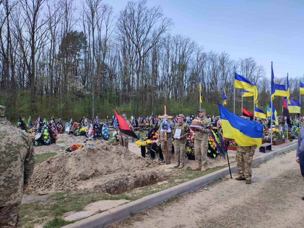 На Волині провели в останню путь снайпера Артура Трофімюка – Ківерцівська міськрада