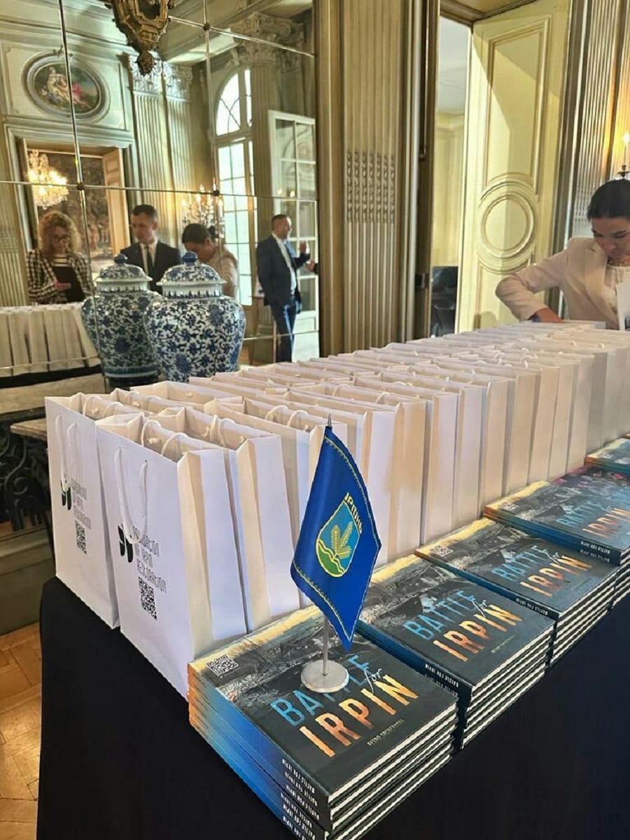 Книгу-хронологию о битве за Ирпень теперь можно прочитать на английском