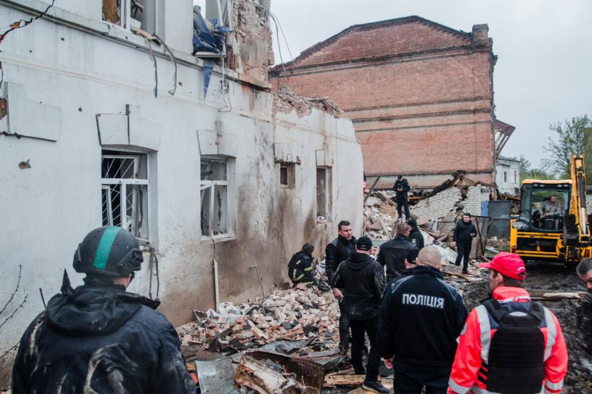 Внаслідок ракетного удару по музею у Куп’янську загинуло дві жінки – ОВА