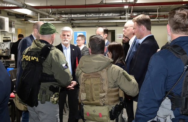 У Києві президенти двох європейських країн не зі слів зрозуміли, що таке перебування в укритті під час повітряної тривоги