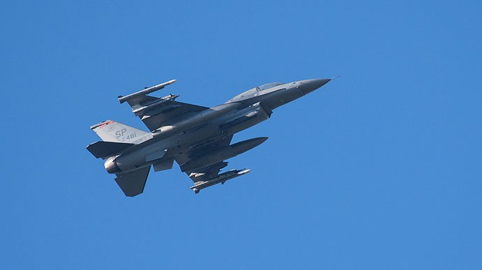 Однопартійці Байдена закликають американського президента передати Україні F-16 – ЗМІ
