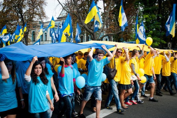 Опрос показал, что украинская молодежь считает главным условием для установления мира