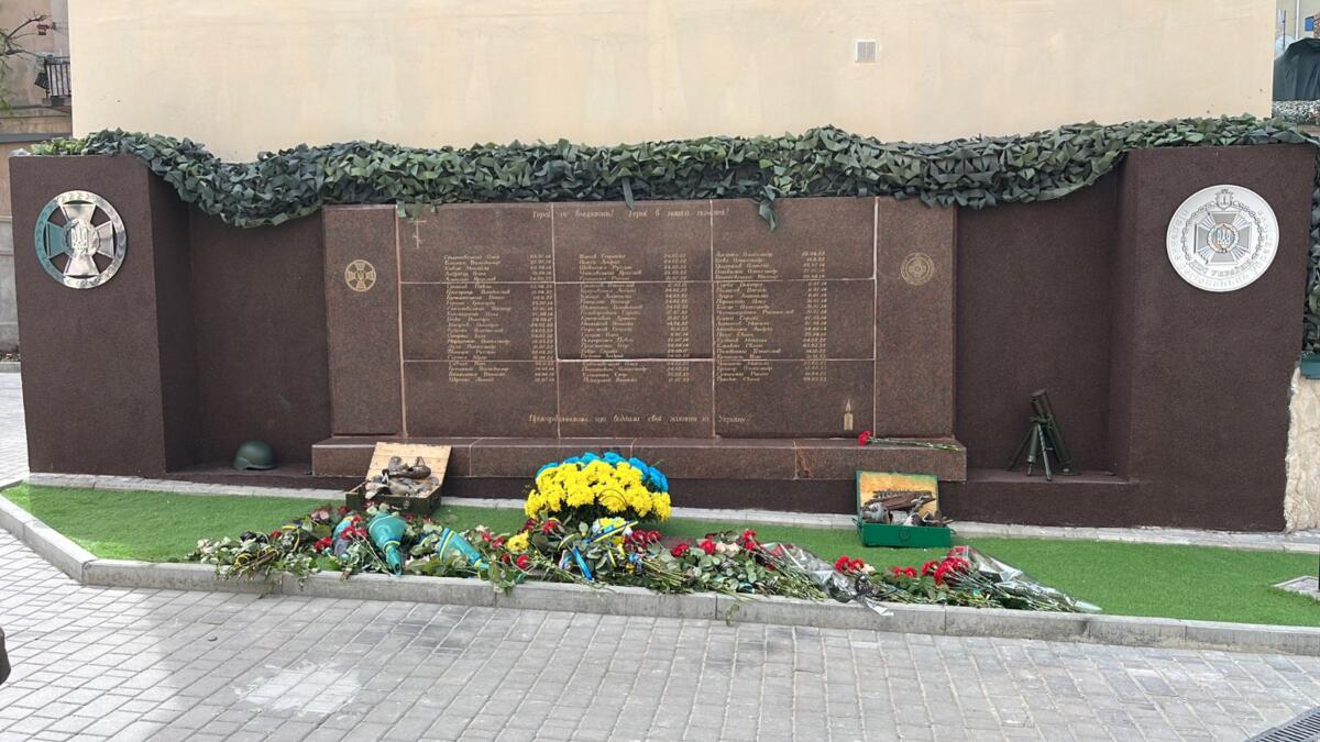 В Україні відкрили «Стіну Героїв», де вшановується пам’ять загиблих за роки війни прикордонників
