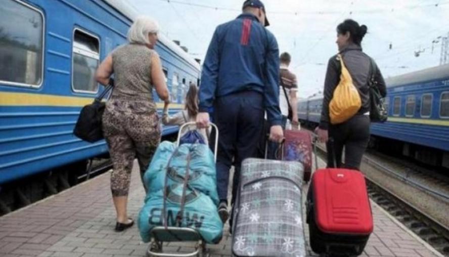 Внутрішнім переселенцям надають різного роду допомогу в Ужгороді