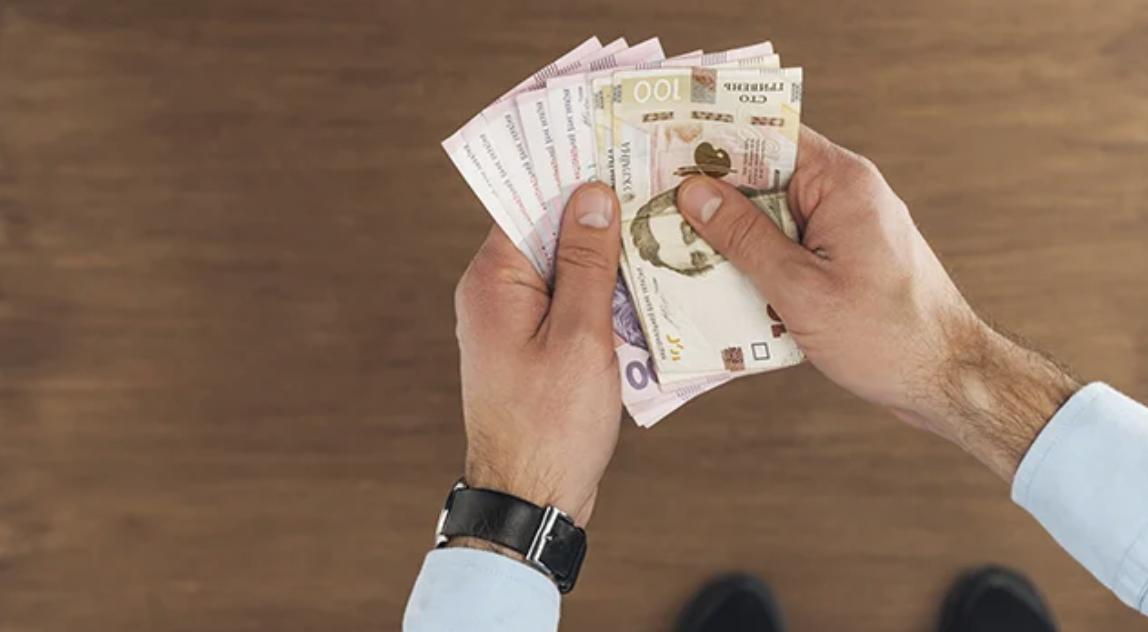 Внутрішнім переселенцям розповіли, чи продовжать виплачувати грошову допомогу в березні
