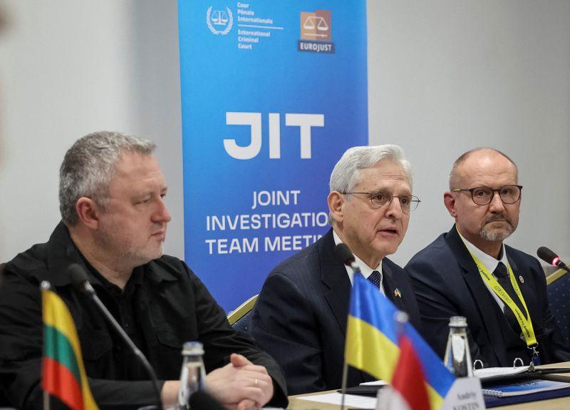 Генеральний прокурор США прибув в Україну з неоголошеним візитом – ЗМІ