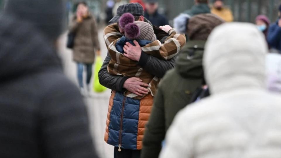 Евакуація дітей із зони бойових дій: корисні поради батькам від Мінреінтеграції