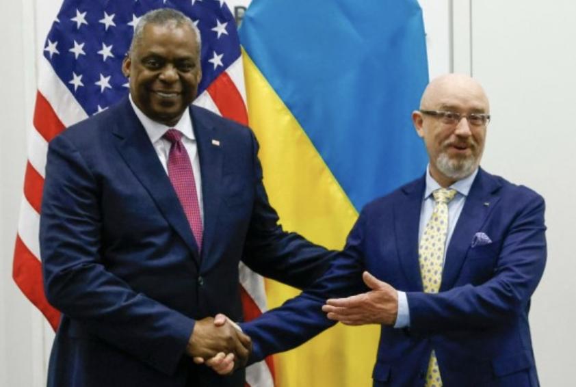 Міністр оборони України провів розмову з американським колегою