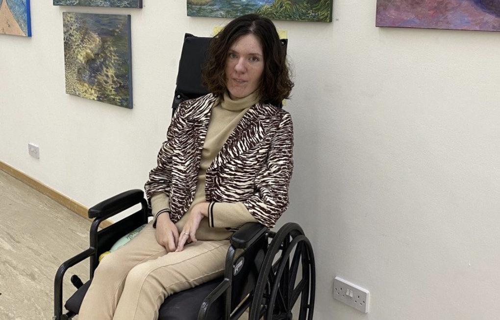 У Великобританії участь в українській виставці взяла одеська художниця з інвалідністю