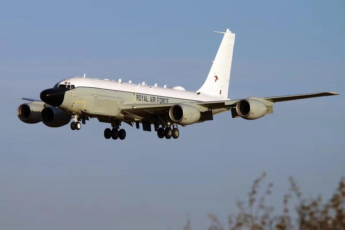 Над Чорним морем помітили британський літак-розвідник Boeing RC-135 (ФОТО)