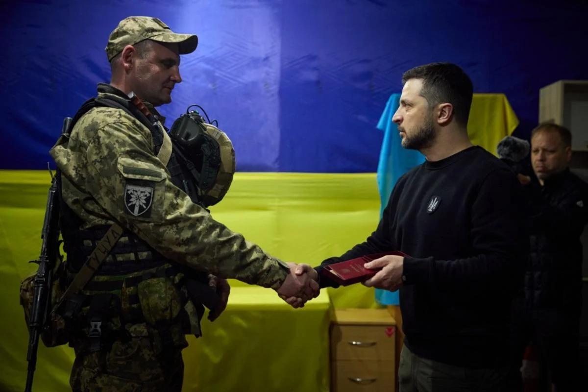 Президент Зеленський відвідав передові позиції ЗСУ в Запорізькій області (ВІДЕО)