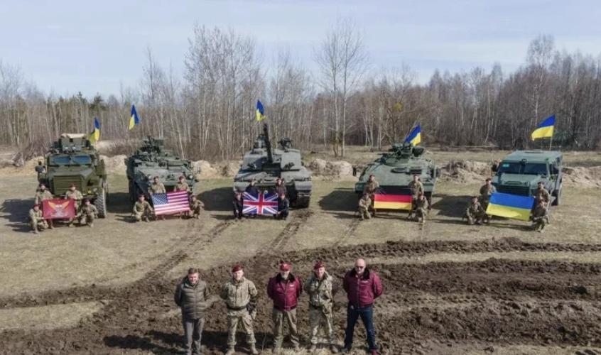 Німецька газета розповіла про постачання західної техніки до України