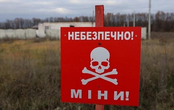 На Харківщині автівка з цивільними підірвалась на російській міні: є загиблі
