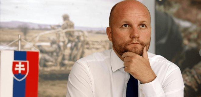 Міністр оборони Словаччини прибув з візитом до Києва: деталі (ФОТО)