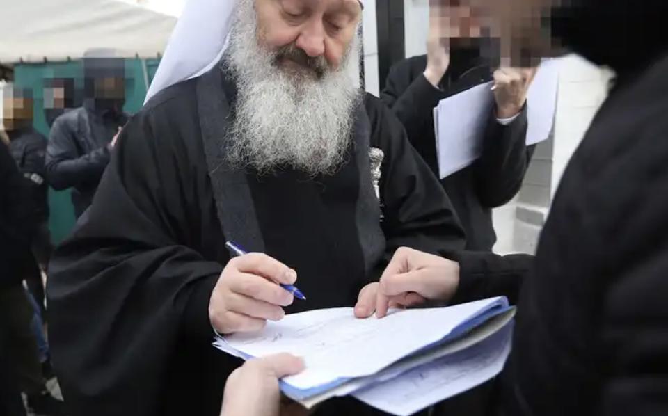 У ПЦУ відреагували на дорогі речі митрополита УПЦ МП Павла