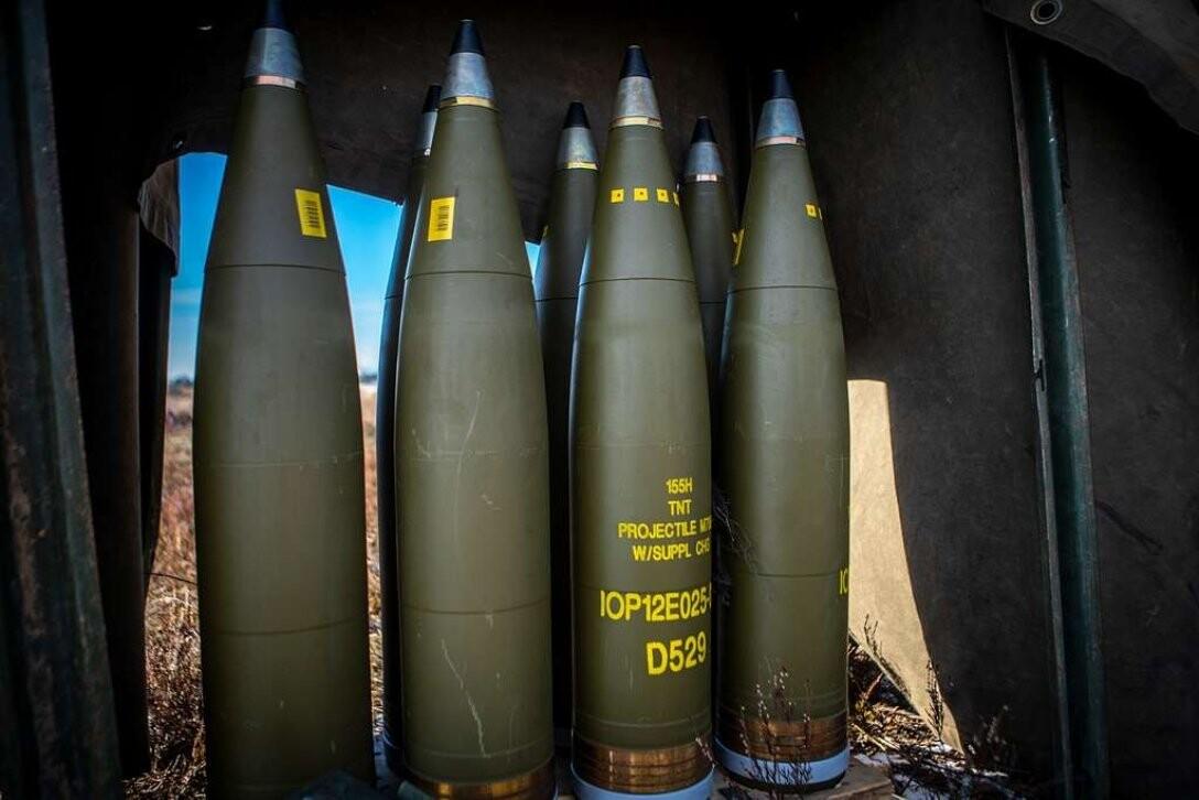 Две страны НАТО передали Украине 8 тысяч артиллерийских снарядов