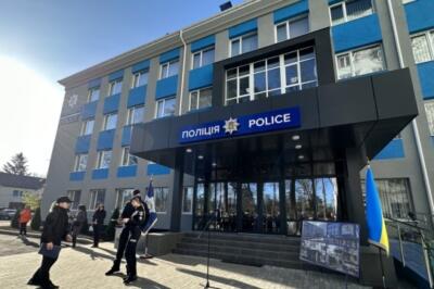 На Київщині відкрили відбудований відділ поліції, який постраждав від ворожих артобстрілів