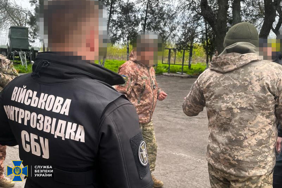 СБУ затримала мешканця Криму, який шпигував за бойовою авіацією та підрозділами ППО на півдні
