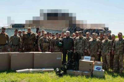 Підрозділ ППО на південному фронті отримав електроніку, яку привіз Петро Порошенко