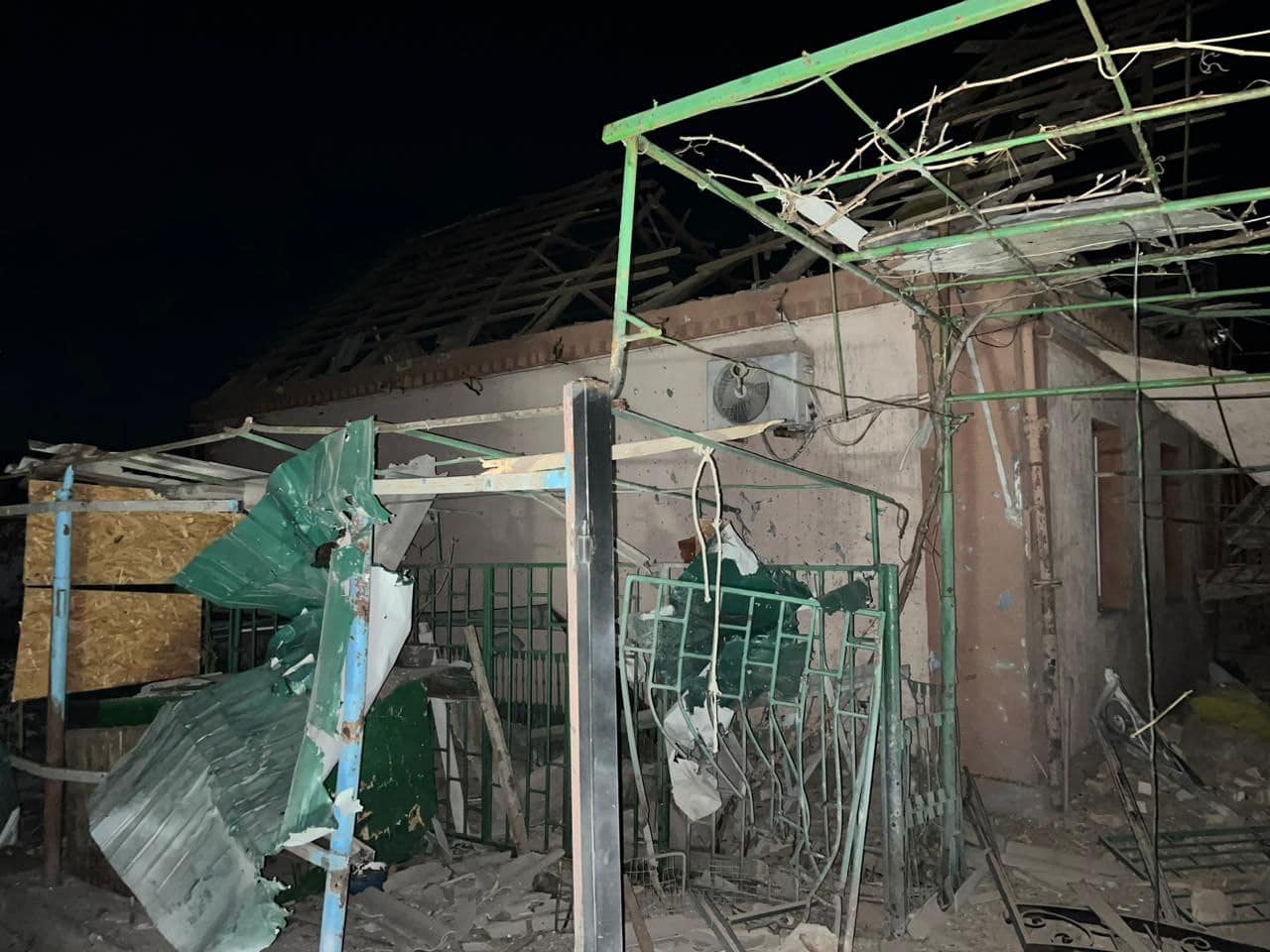 Внаслідок нічних російських обстрілів на Дніпропетровщині загинула 72-річна жінка – ОВА