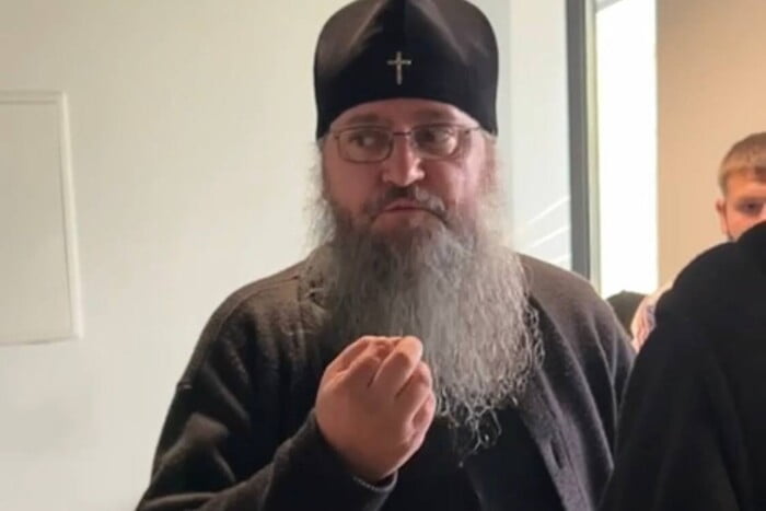 До офісу партії Порошенка намагався прорватися священник московського патріархату