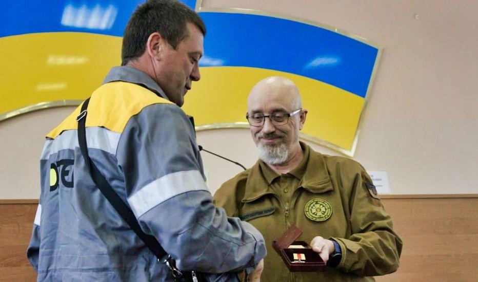 Міністерство оборони нагородило енергетиків за сприяння ЗСУ – ДТЕК