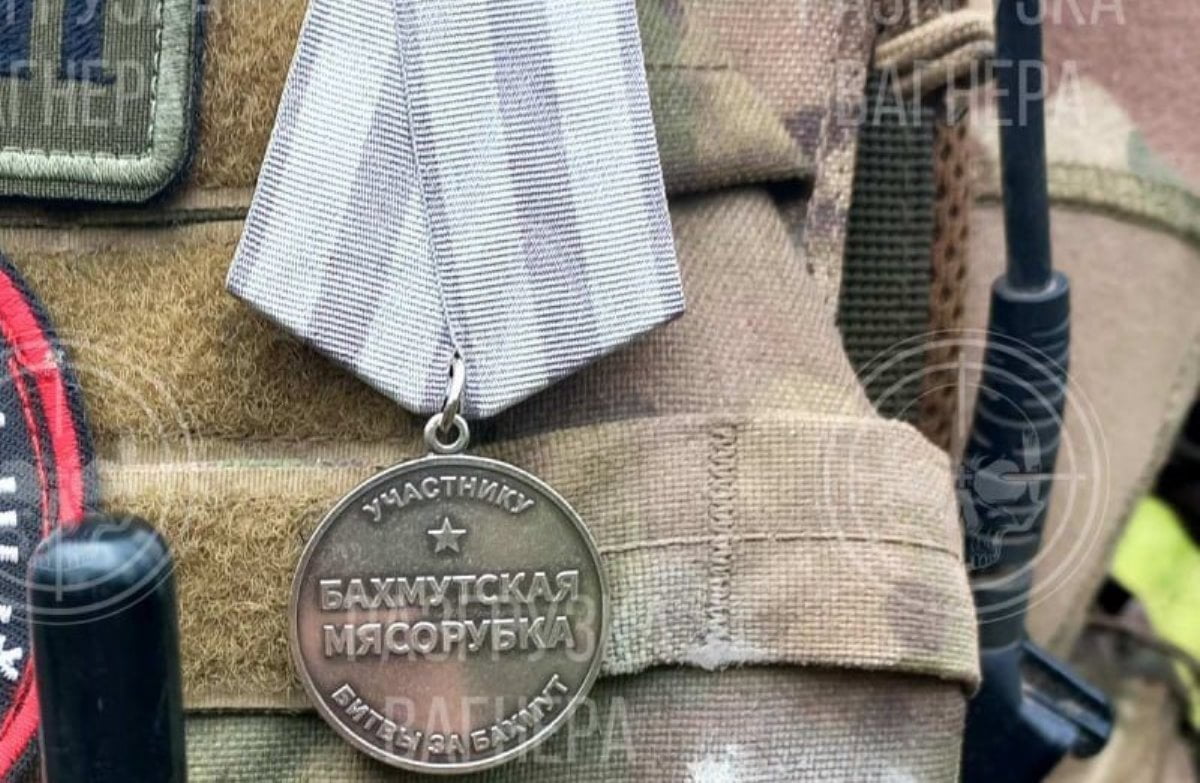 Найманцям з ПВК «Вагнер» вручили нагороди «Бахмутська м’ясорубка» (фото)