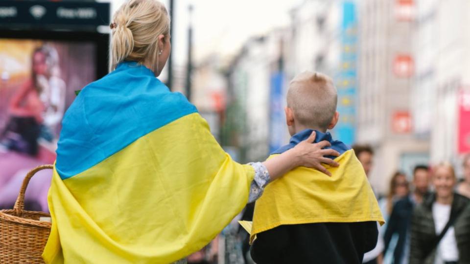 Українцям у Нідерландах пояснили, як зберегти тимчасовий захист при виїзді за межі країни