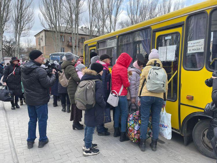 Стало відомо, скільки людей вдалося евакуювати до безпечних регіонів України