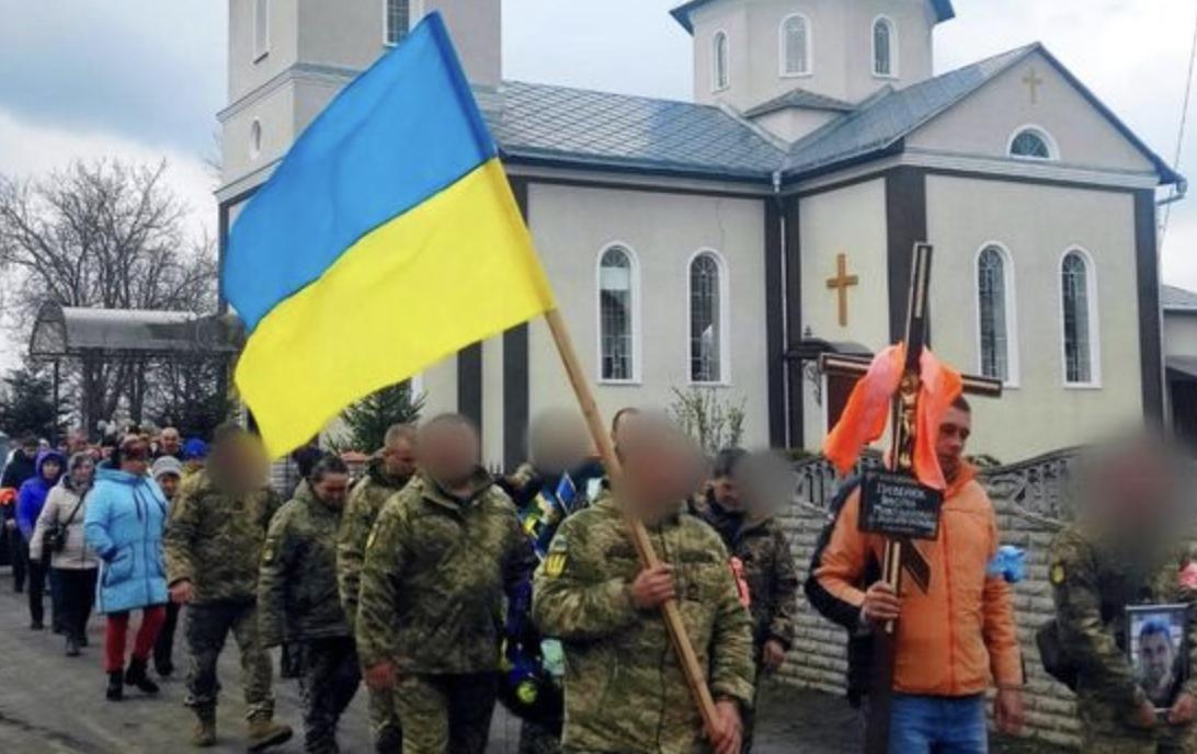 У Черкаському районі попрощалися із захисниками України