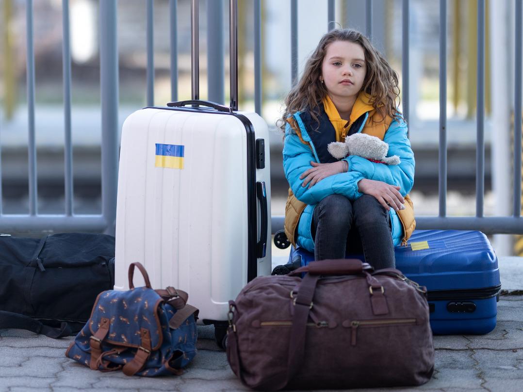 Українцям пояснили, чи потрібен дозвіл обох батьків на виїзд дитини за кордон