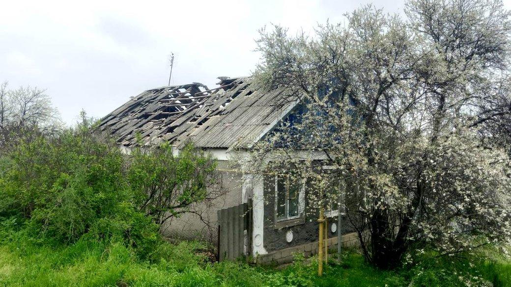 В Бериславе россияне сбросили снаряд на дом настоятеля общины ПЦУ (ФОТО)