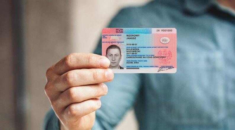 Карта побиту для українців в Польщі: що потрібно знати під час оформлення документа