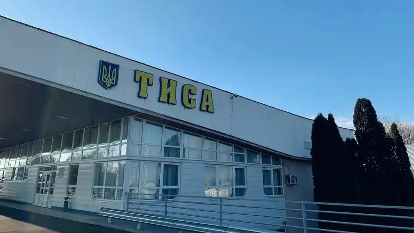 Угорщина тимчасово зупинила пропуск через кордон з Україною: що відомо