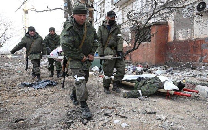 На окупованому Запоріжжі російські загарбники розмістили у школі військовий шпиталь