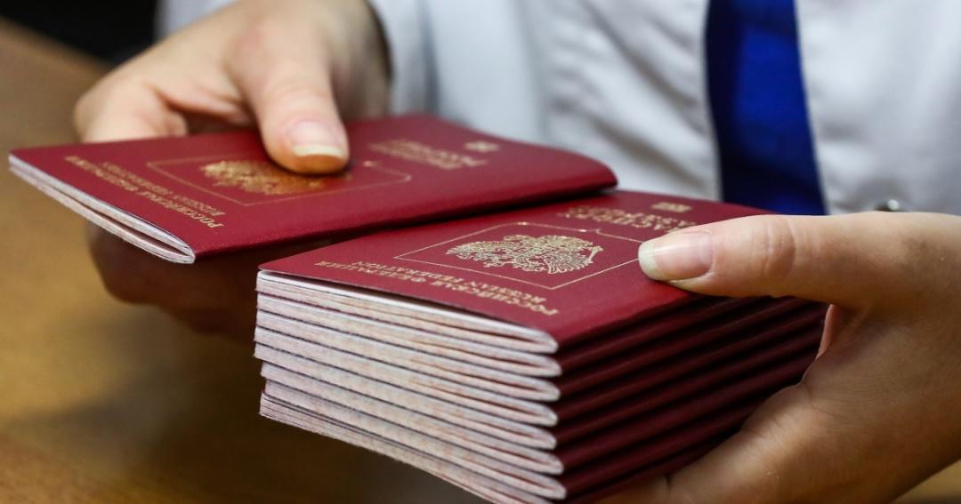 Росіяни на окупованих територіях примусово паспортизують дітей від 14 років – ЦНС
