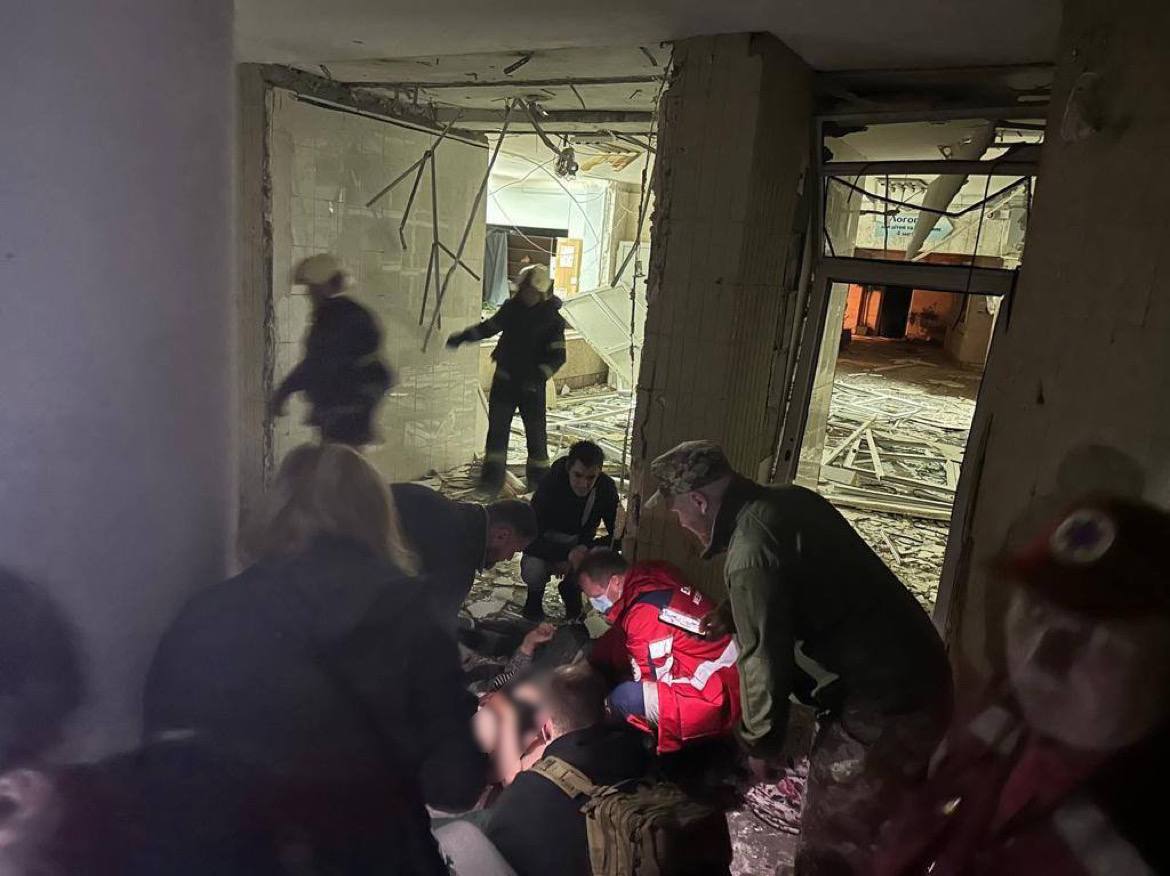 У Деснянській РДА столиці відреагували на загибель людей через закрите укриття під час ракетної атаки