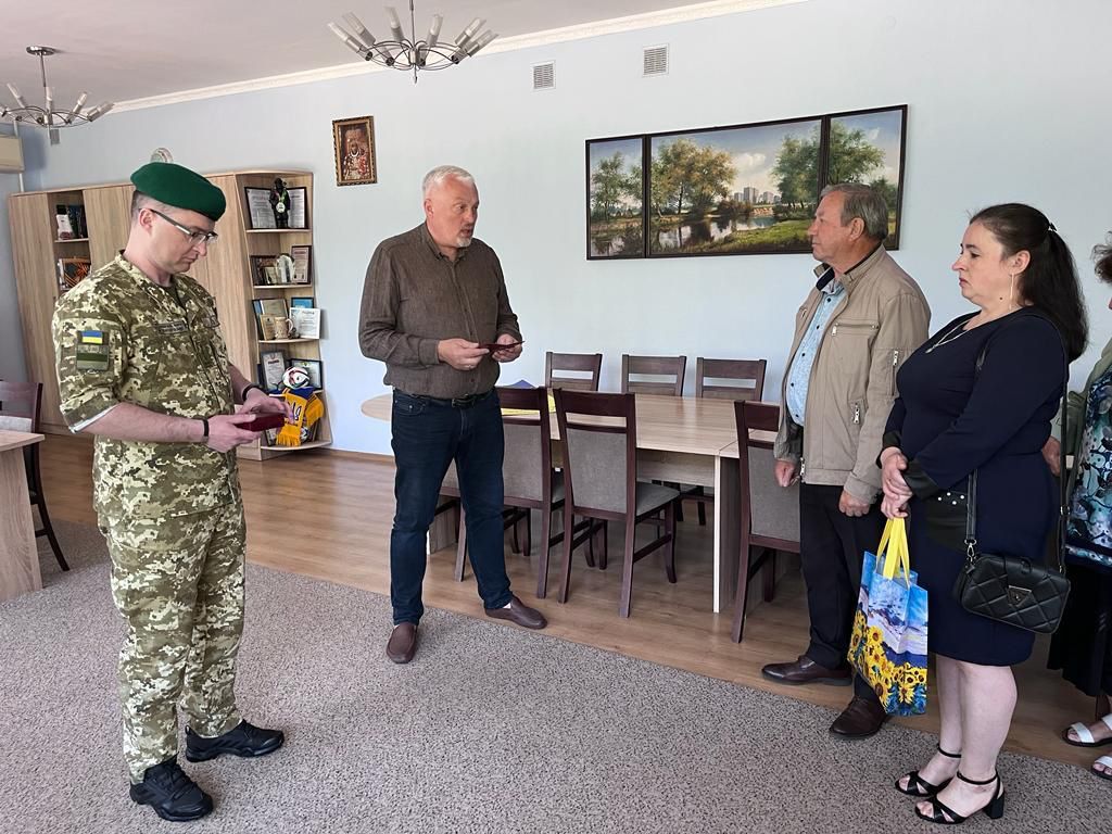 Родині загиблого під Бахмутом прикордонника вручили державну нагороду