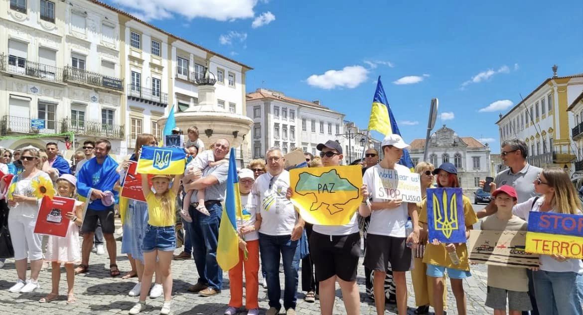 Українці у Португалії провели акції з вимогою покарати росію за екоцид в Україні