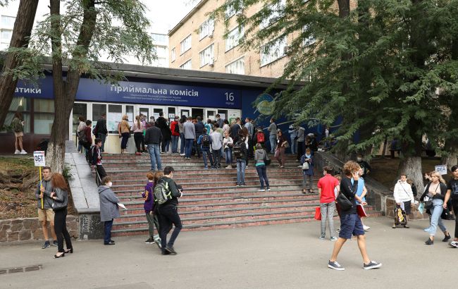 Стало відомо, скільки абітурієнтів з окупованих територій цьогоріч вступили до українських вишів