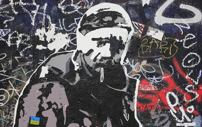 На залишках Берлінського муру з’явився мурал з українським військовим, який загинув за слова «Слава Україні»