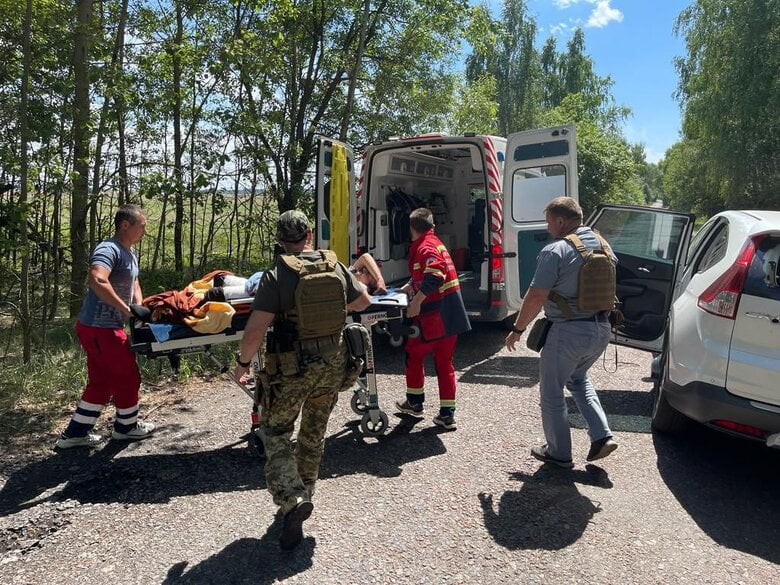 Внаслідок обстрілу прикордонного села на Чернігівщині поранено троє людей – ОВА